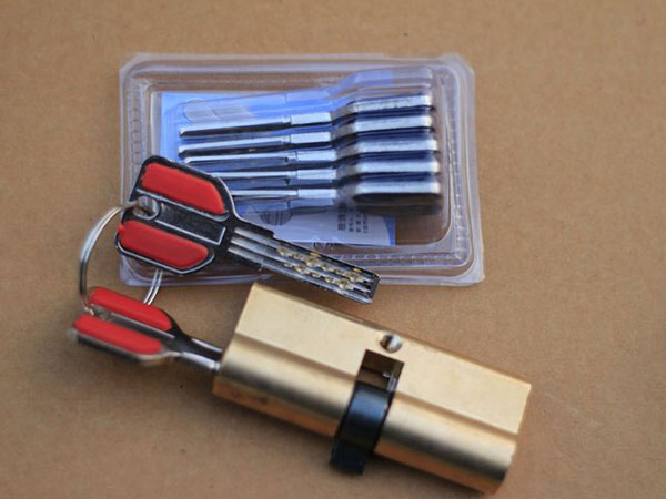 宝山24小时上门开锁公司